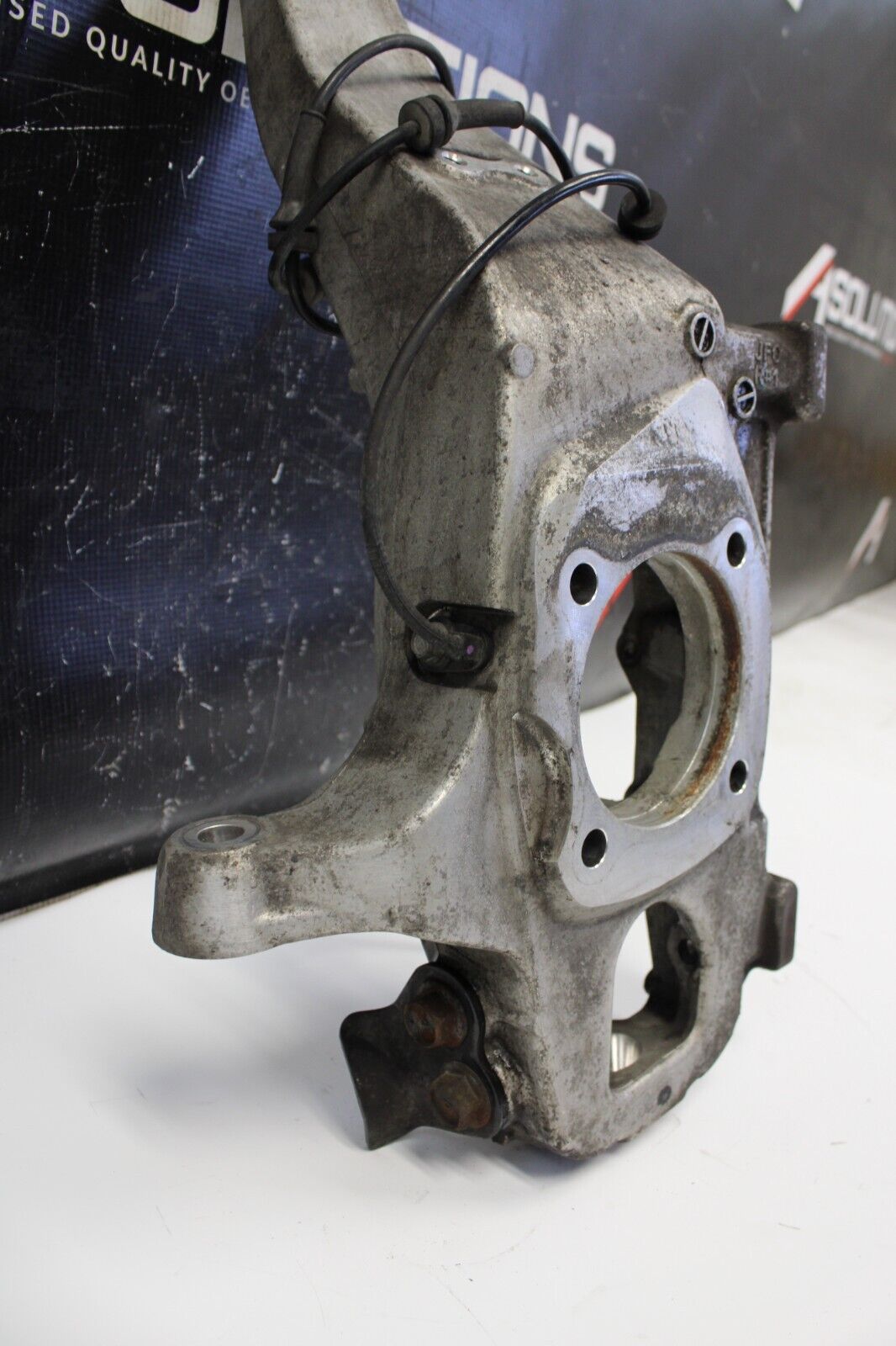 2013 Nissan GT-R GTR R35 Front RH PassKnuckle Spindle Arm Knee Assembly OEM