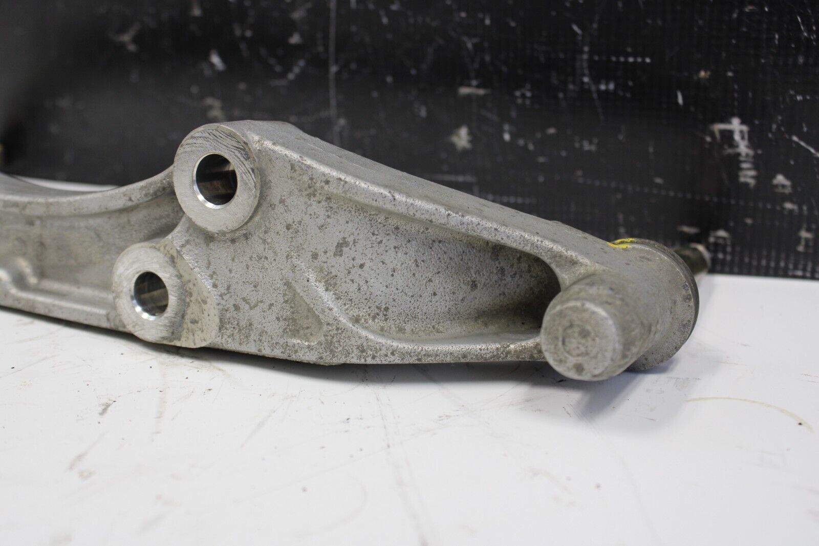 00-09 HONDA S2000 OEM REAR SUBFRAME DIFFERENTIAL REAR MOUNT BRACKET BRACE