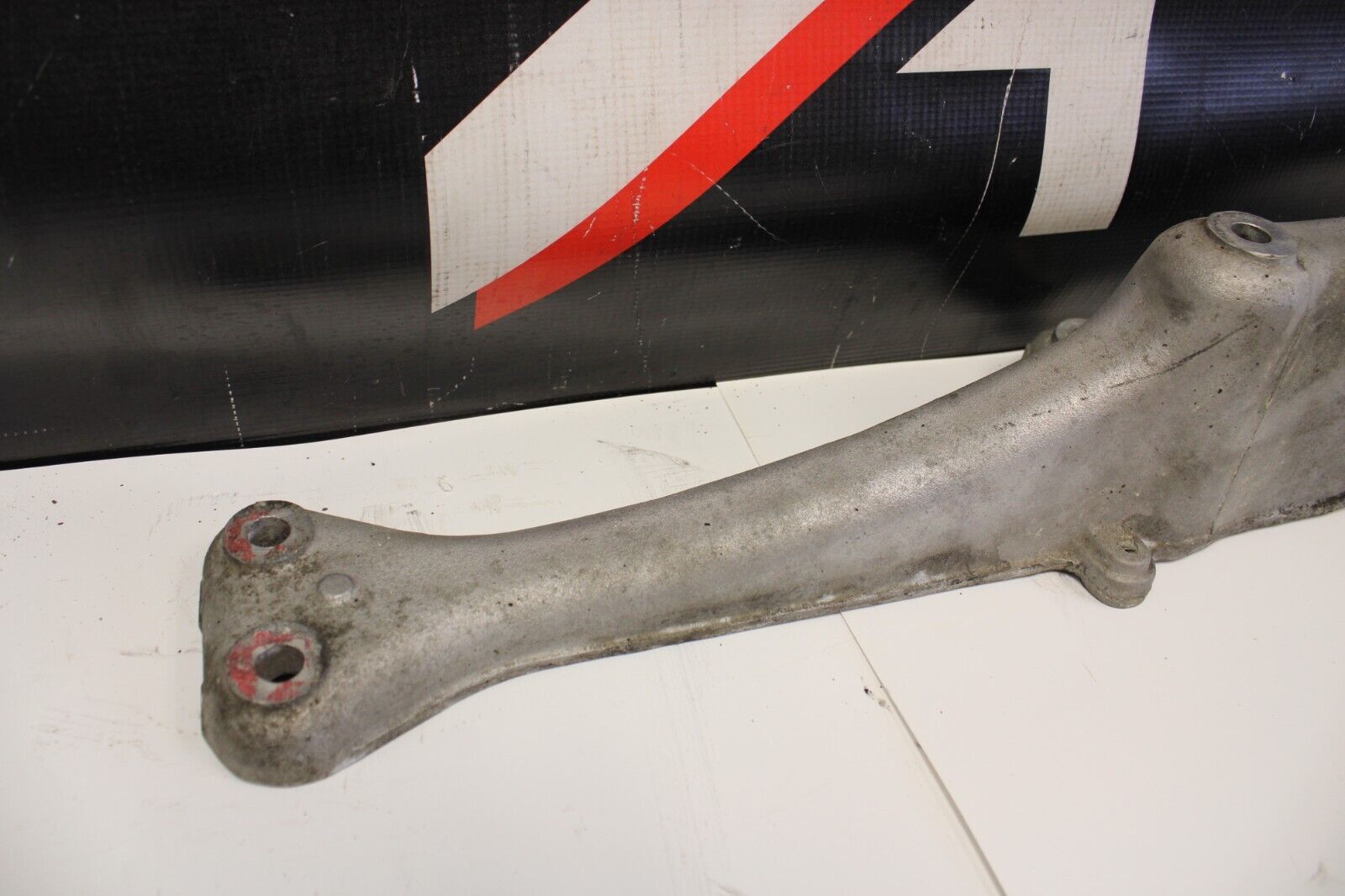 2010 NISSAN GTR R35 AWD OEM FACTORY TRANSMISSION CROSSMEMBER