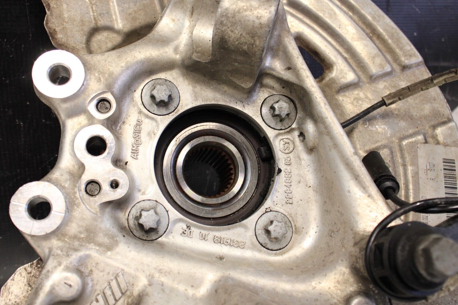 2015-20 OEM BMW F80 F82 M3 M4 Rear Suspension Right Knuckle Wheel Hub Spindle