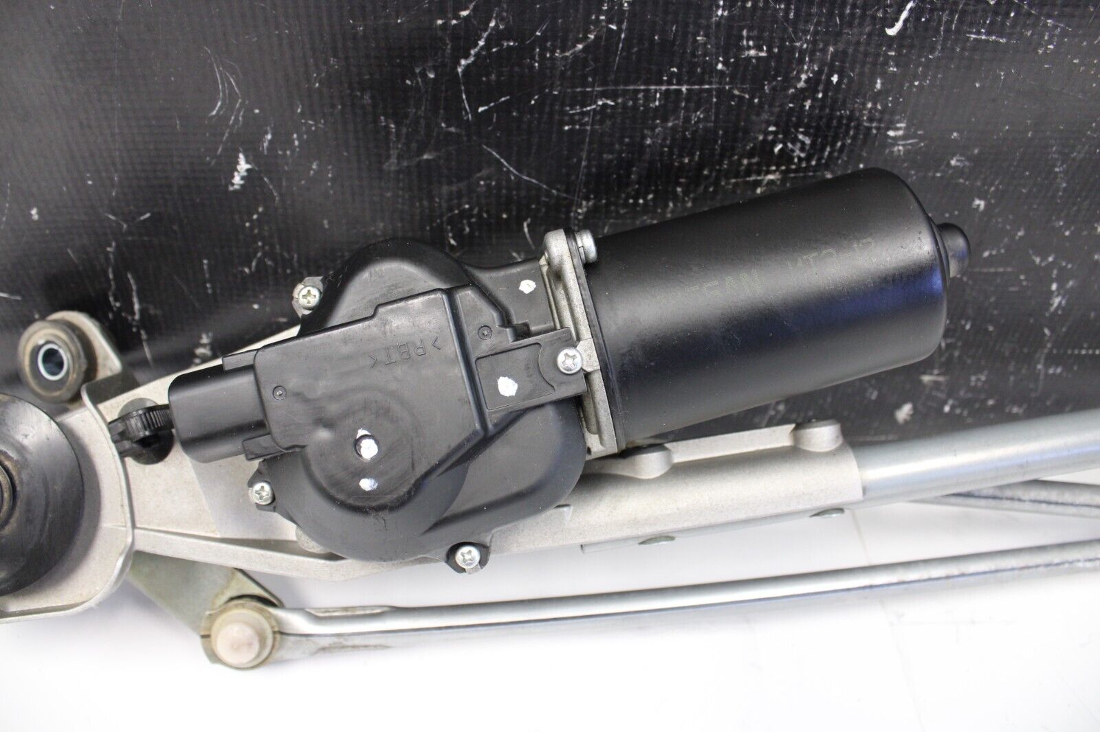 2013 NISSAN R35 GTR CBA WINDSHIELD WIPER MOTOR LINKAGE ASSEMBLY OEM GT-R