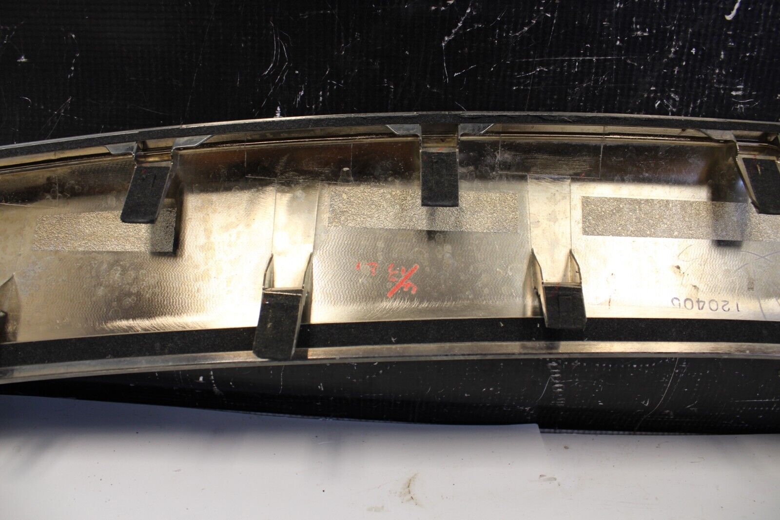 2013 NISSAN GT-R R35 GTR VR38 3.8L OEM FRONT BUMPER Molding Grill Upper