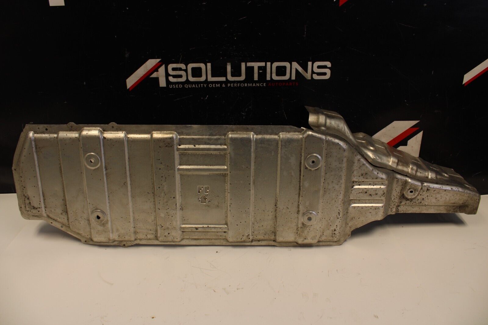 2014 NISSAN R35 GTR DBA REAR FLOOR PAN EXHAUST HEAT SHIELD OEM 74761-JF00A