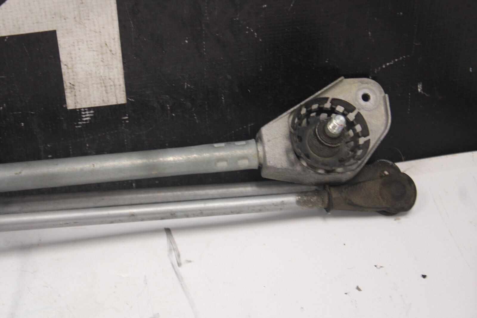 03-06 LANCER EVOLUTION VIII 8 EVO IX 9 - FRONT WINDSHIELD WIPER LINKAGE ARMS