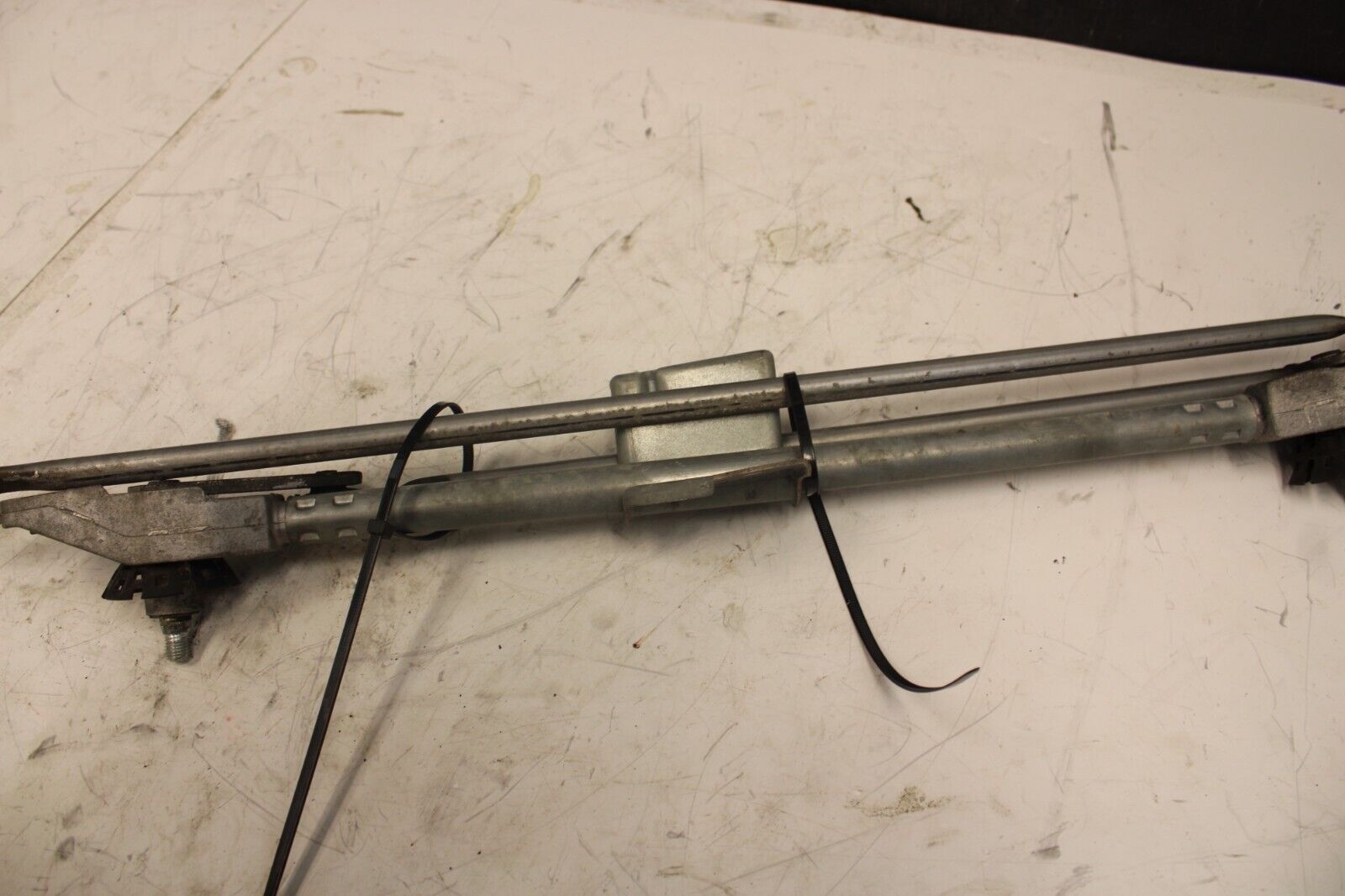 03-06 LANCER EVOLUTION VIII 8 EVO IX 9 - FRONT WINDSHIELD WIPER LINKAGE ARMS