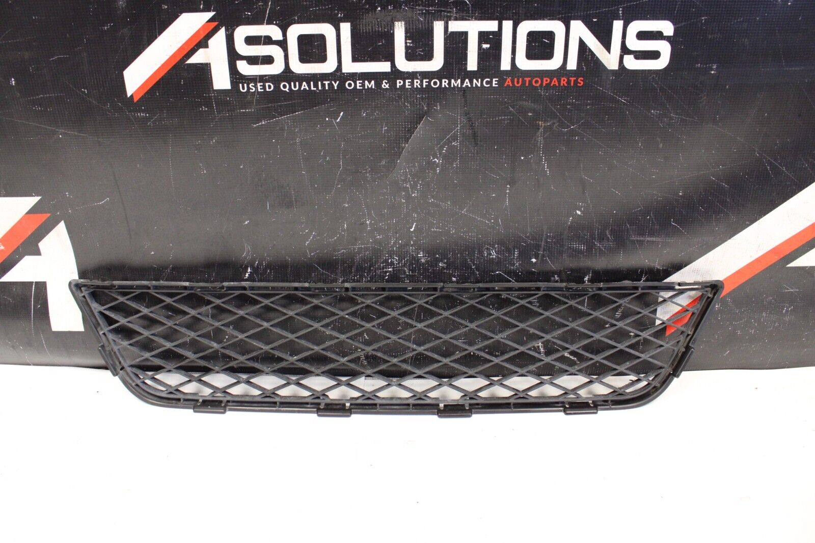 2013 NISSAN GT-R R35 GTR VR38 3.8L OEM FRONT BUMPER GRILLE LOWER Grill
