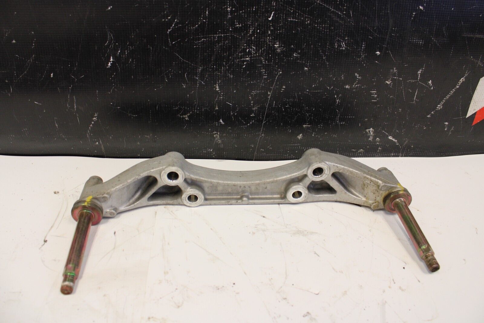 00-09 HONDA S2000 OEM REAR SUBFRAME DIFFERENTIAL REAR MOUNT BRACKET BRACE