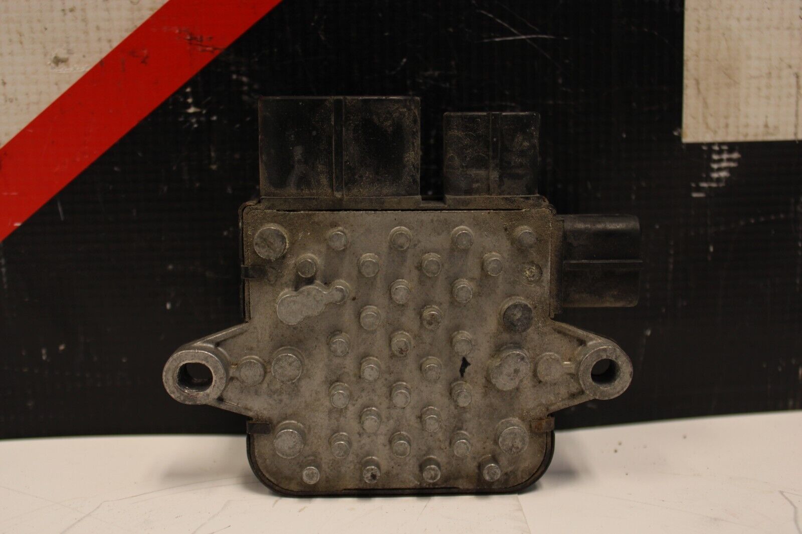 2003-2006  Mitsubishi Lancer Evo 8 / 9 Radiator Fan Control Module 1355A408