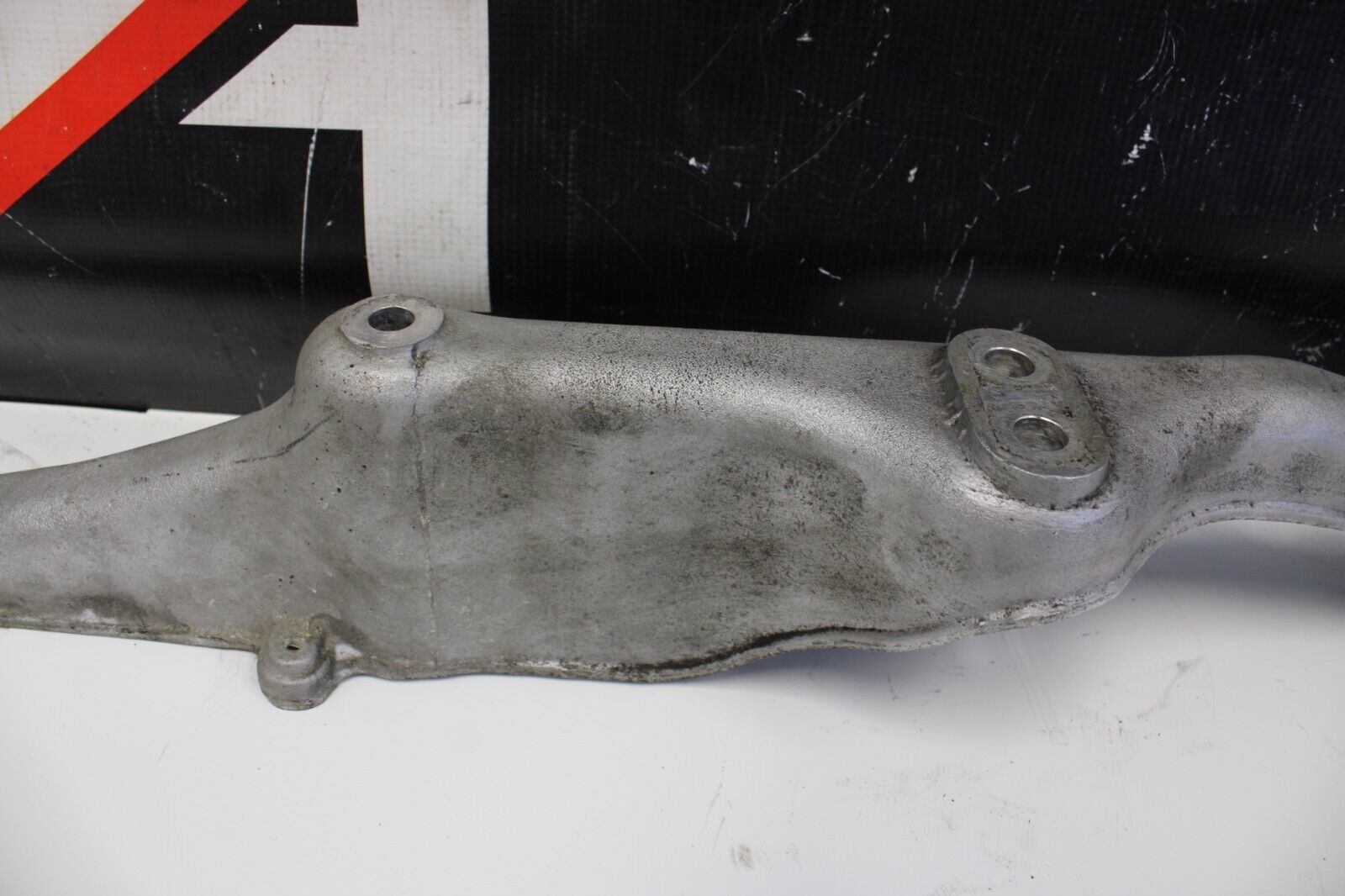 2010 NISSAN GTR R35 AWD OEM FACTORY TRANSMISSION CROSSMEMBER