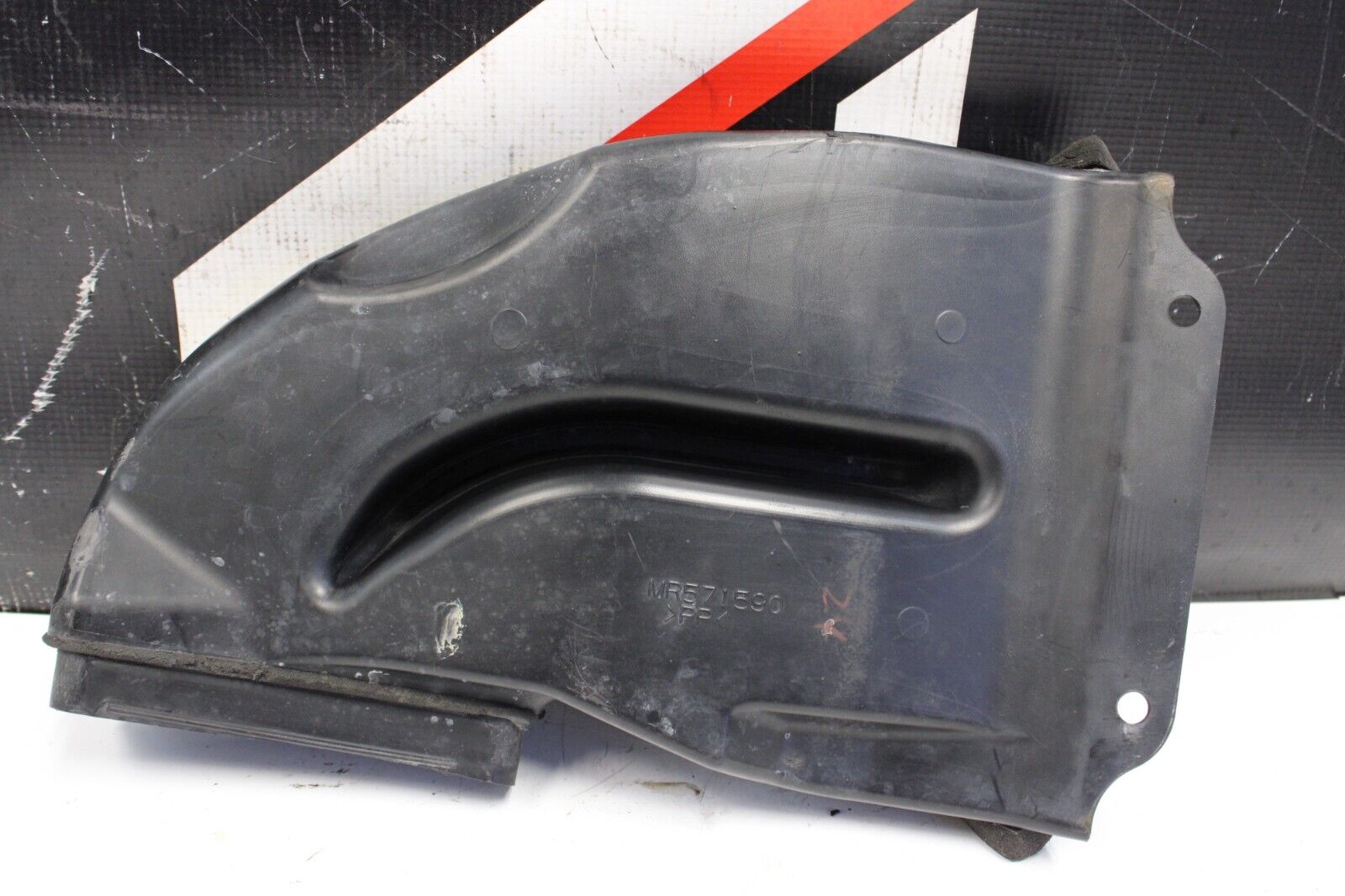 2003-2006 Mitsubishi Evo Evolution 8 9 Intake box snorkel OEM