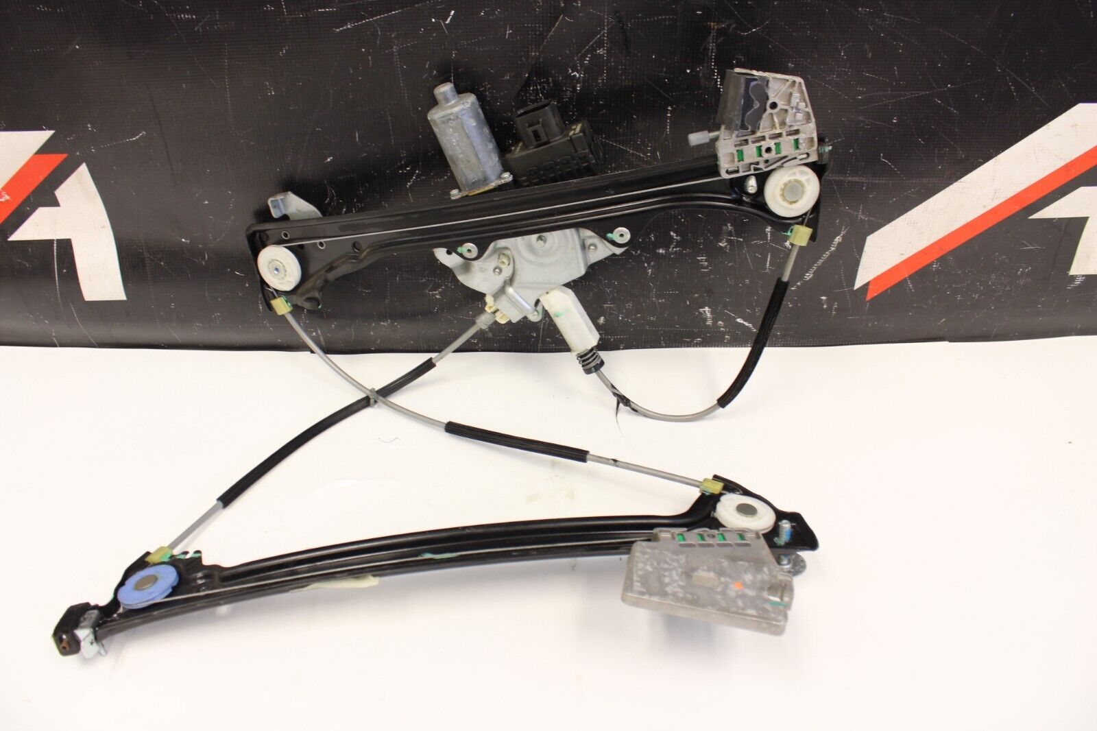 2009-2020 NISSAN GTR R35 WINDOW REGULATOR WITH MOTOR RIGHT PASSENGER SIDE