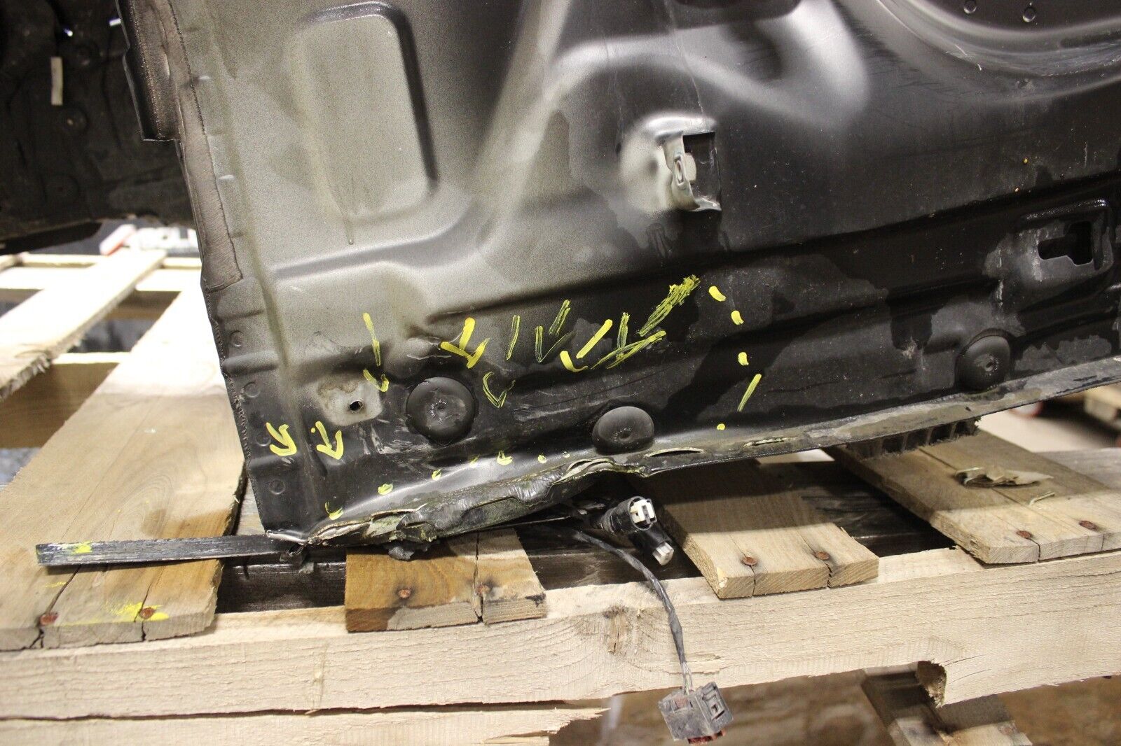 2012-18 BMW F80 M3 F30 3-SERIES FR LEFT DRIVER SIDE FRAME RAIL CUT OEM