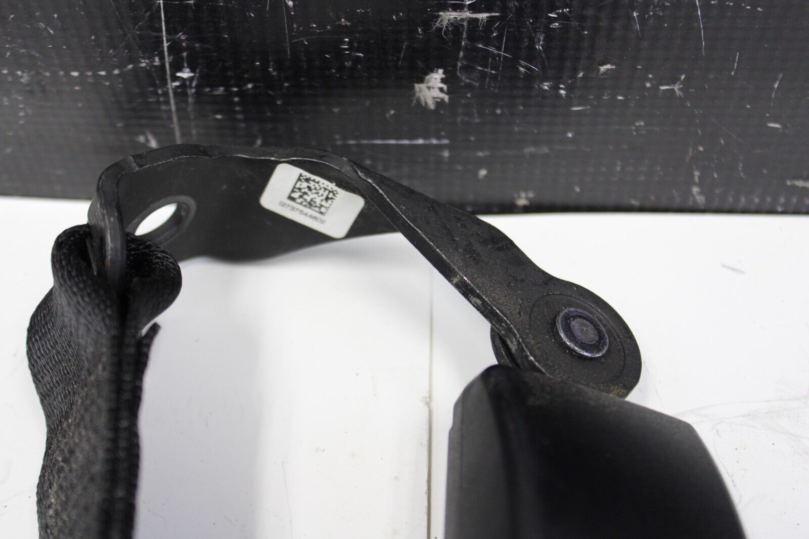 2015-2018 BMW F30 F36 428i F80 - REAR SEAT BELT Buckle Receiver SET