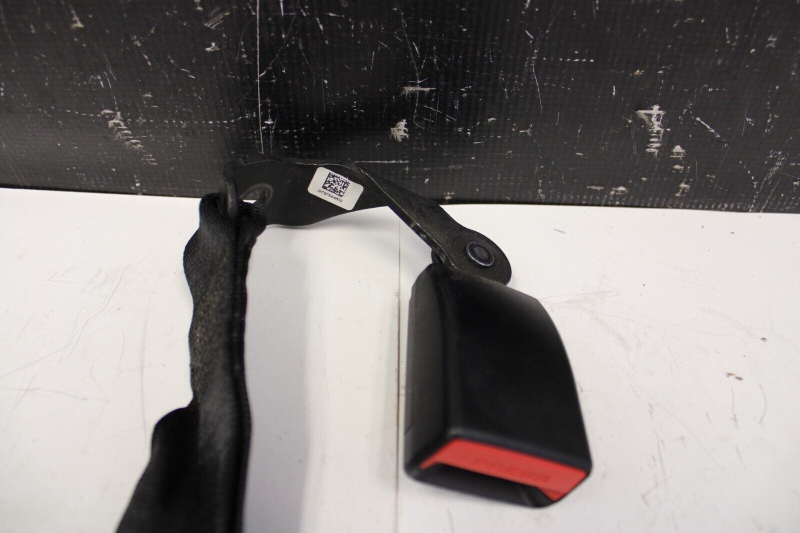 2015-2018 BMW F30 F36 428i F80 - REAR SEAT BELT Buckle Receiver SET