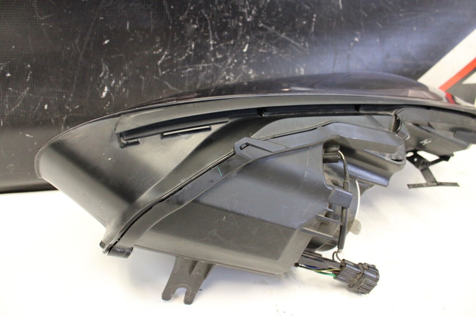 2013 Nissan GTR GT-R R35 Passenger Side Headlight OEM