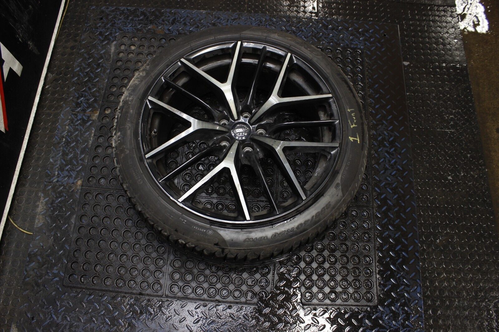 NISSAN GTR GT-R R35 FRONT ALLOY WHEEL RIM OEM 20X9.5