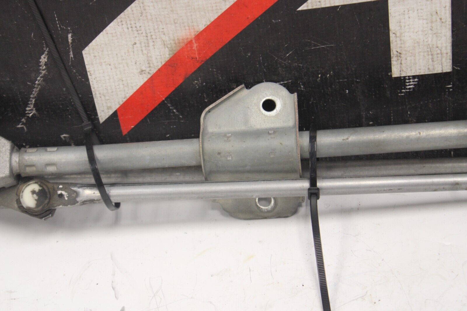 03-06 LANCER EVOLUTION VIII 8 EVO IX 9 - FRONT WINDSHIELD WIPER LINKAGE ARMS