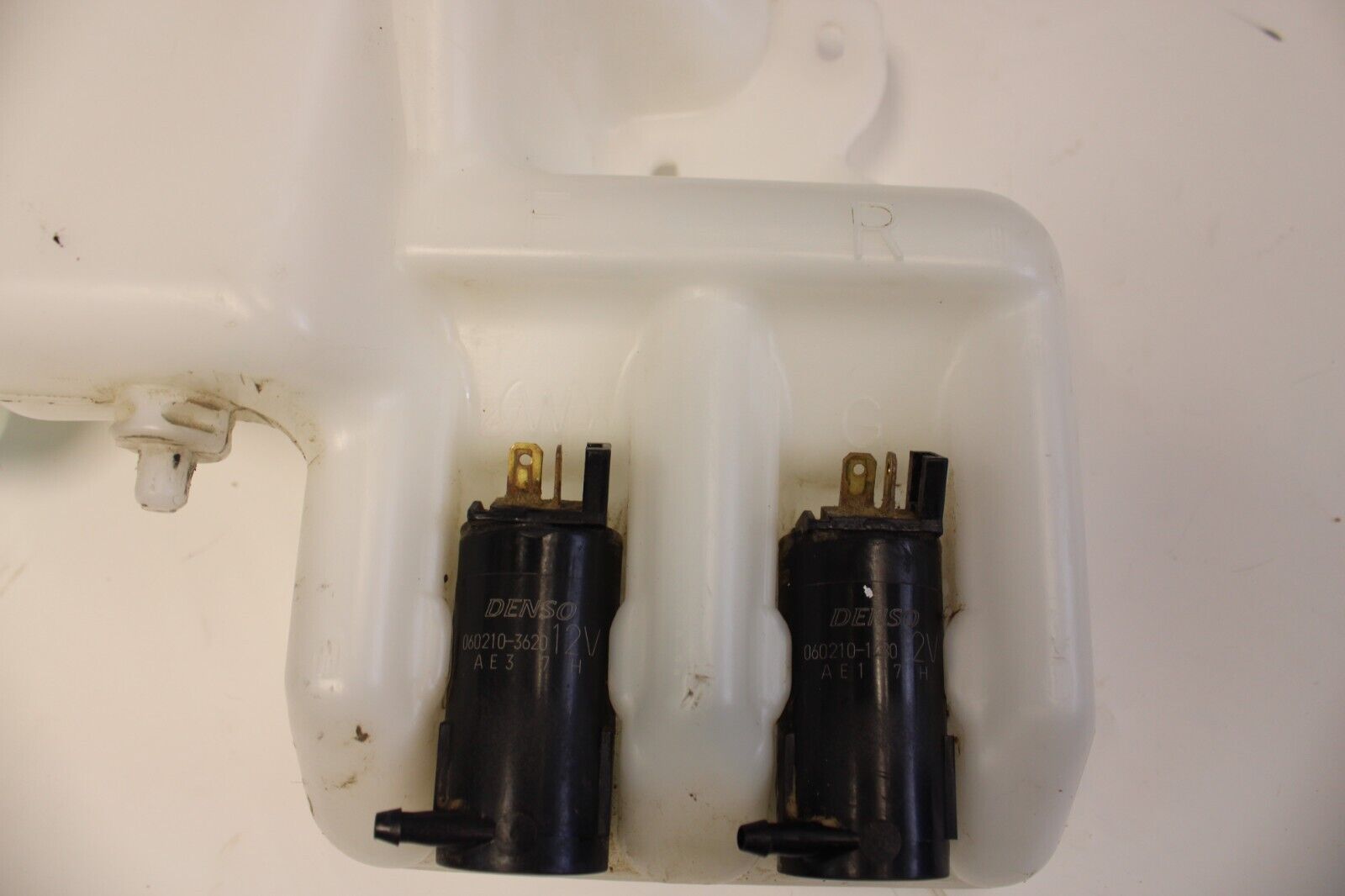 2003-2006 MITSUBISHI EVO 8 9 WINDSHIELD WASHER WIPER FLUID BOTTLE TANK OEM