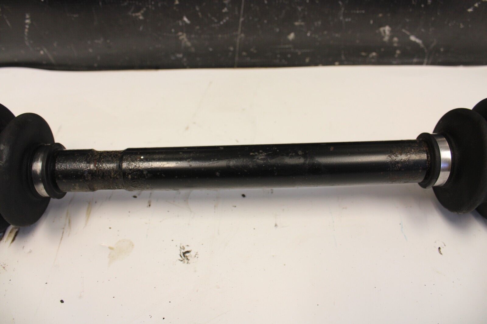 03-08 Nissan 350z Infiniti G35 rear drive axle shaft right passenger side OEM