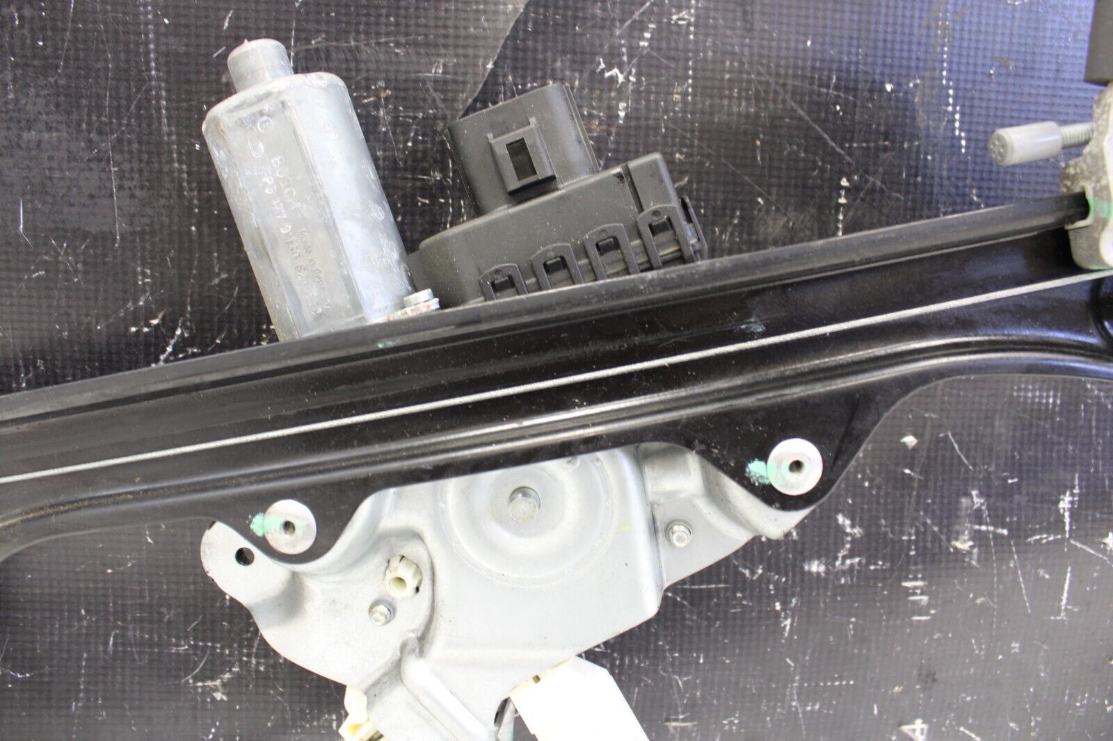 2009-2020 NISSAN GTR R35 WINDOW REGULATOR WITH MOTOR RIGHT PASSENGER SIDE