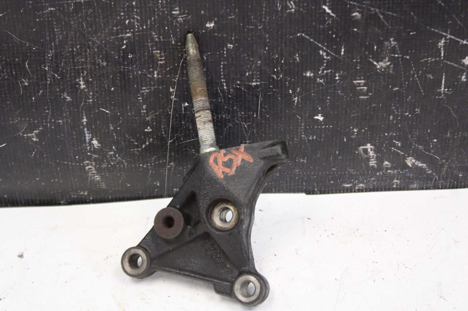 02-06 Acura RSX Type S K20A2 engine side mounting bracket OEM