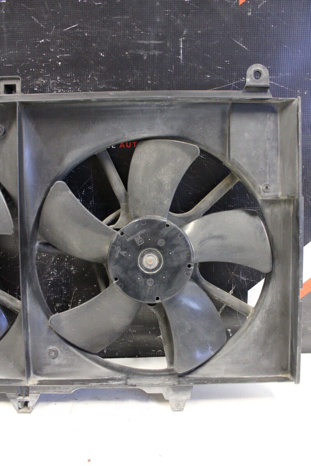 2003-2006 Infiniti G35 Nissan 350z Radiator Fan Fan Shroud with Motors Plugs OEM