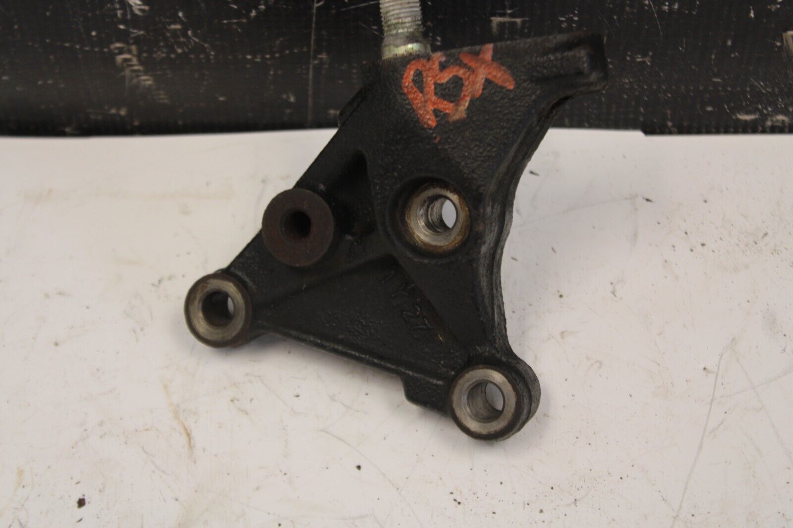 02-06 Acura RSX Type S K20A2 engine side mounting bracket OEM