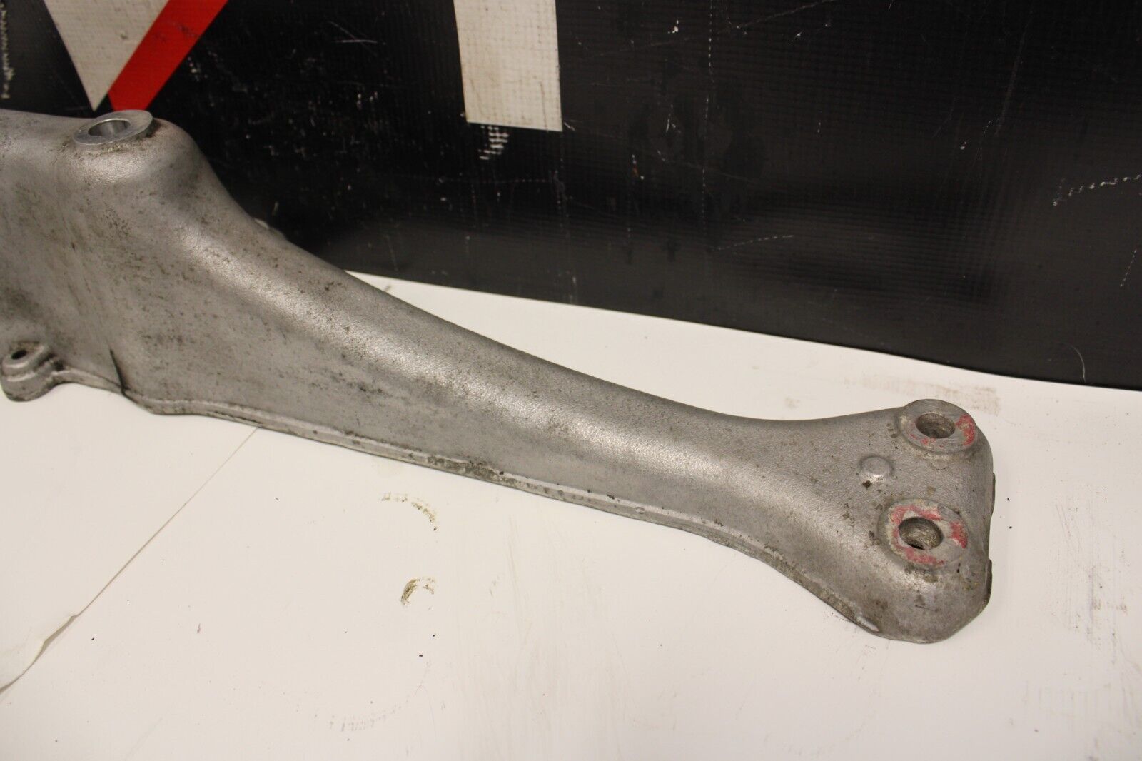 2010 NISSAN GTR R35 AWD OEM FACTORY TRANSMISSION CROSSMEMBER