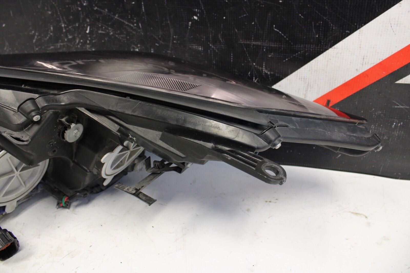 2013 Nissan GTR GT-R R35 Passenger Side Headlight OEM