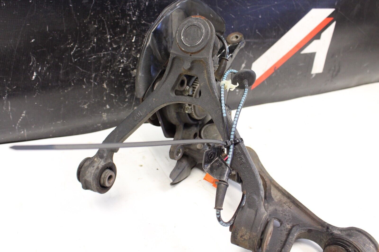 2000-2003 HONDA S2000 AP2 OEM FRONT LH DRIVER KNUCKLE SPINDLE KNEE ASSY