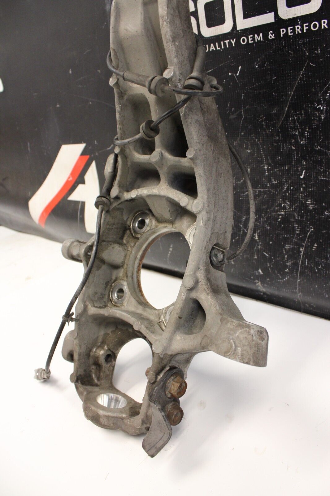 2013 Nissan GT-R GTR R35 Front RH PassKnuckle Spindle Arm Knee Assembly OEM