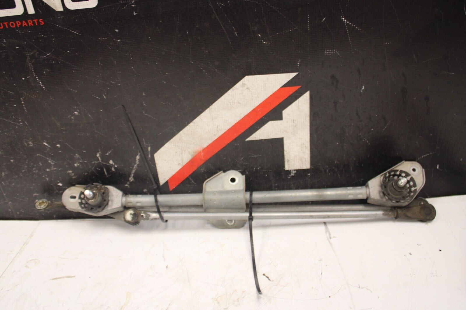 03-06 LANCER EVOLUTION VIII 8 EVO IX 9 - FRONT WINDSHIELD WIPER LINKAGE ARMS