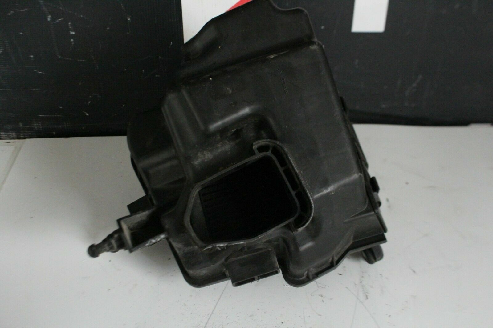 2007-2009 Nissan 350Z OEM Air Filter Box w/ Mass Air Flow Sensor MAF