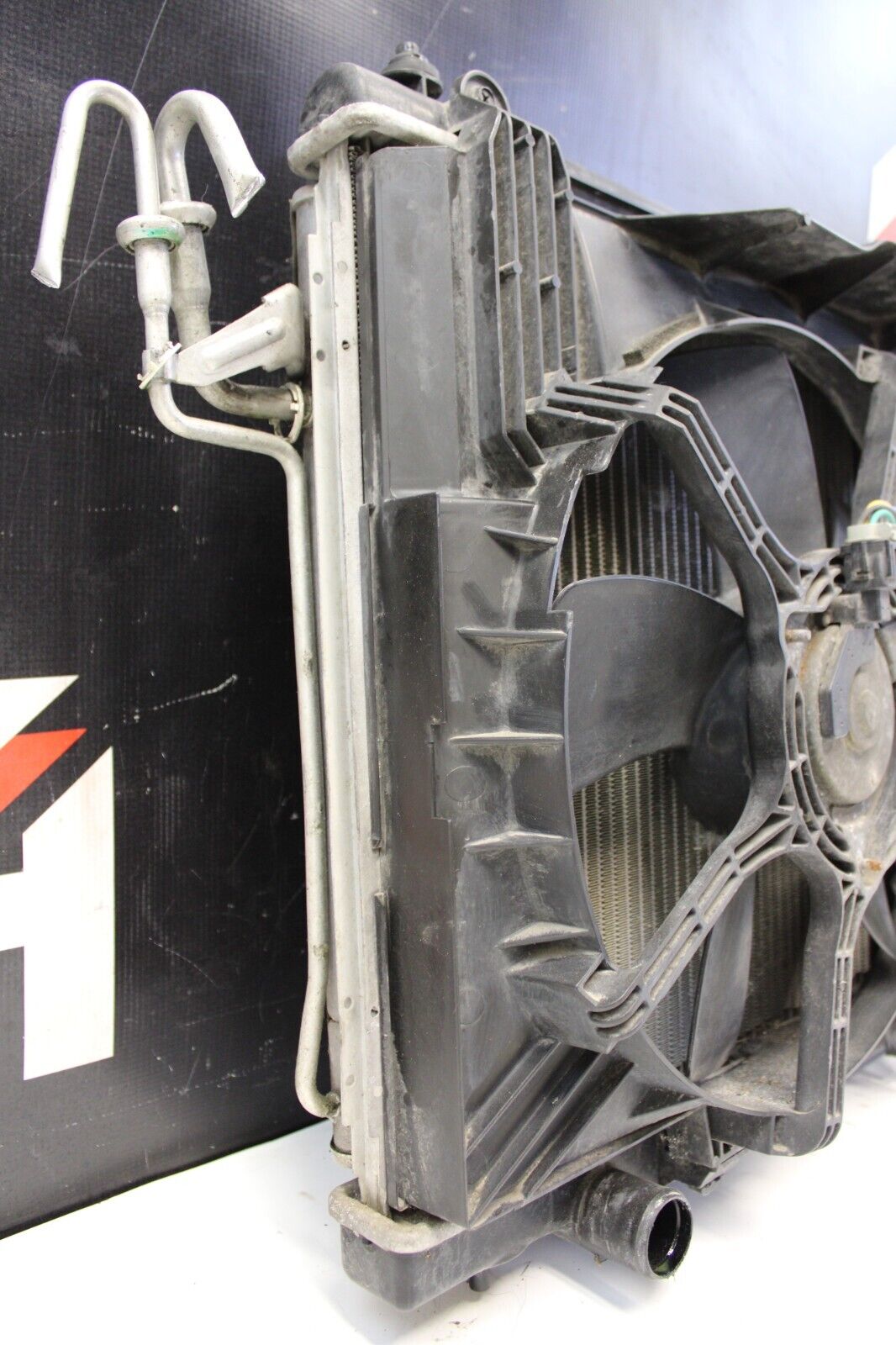 03-07 Infiniti G35 Manual 6 Speed OEM Denso Radiator Assembly Condenser Fans