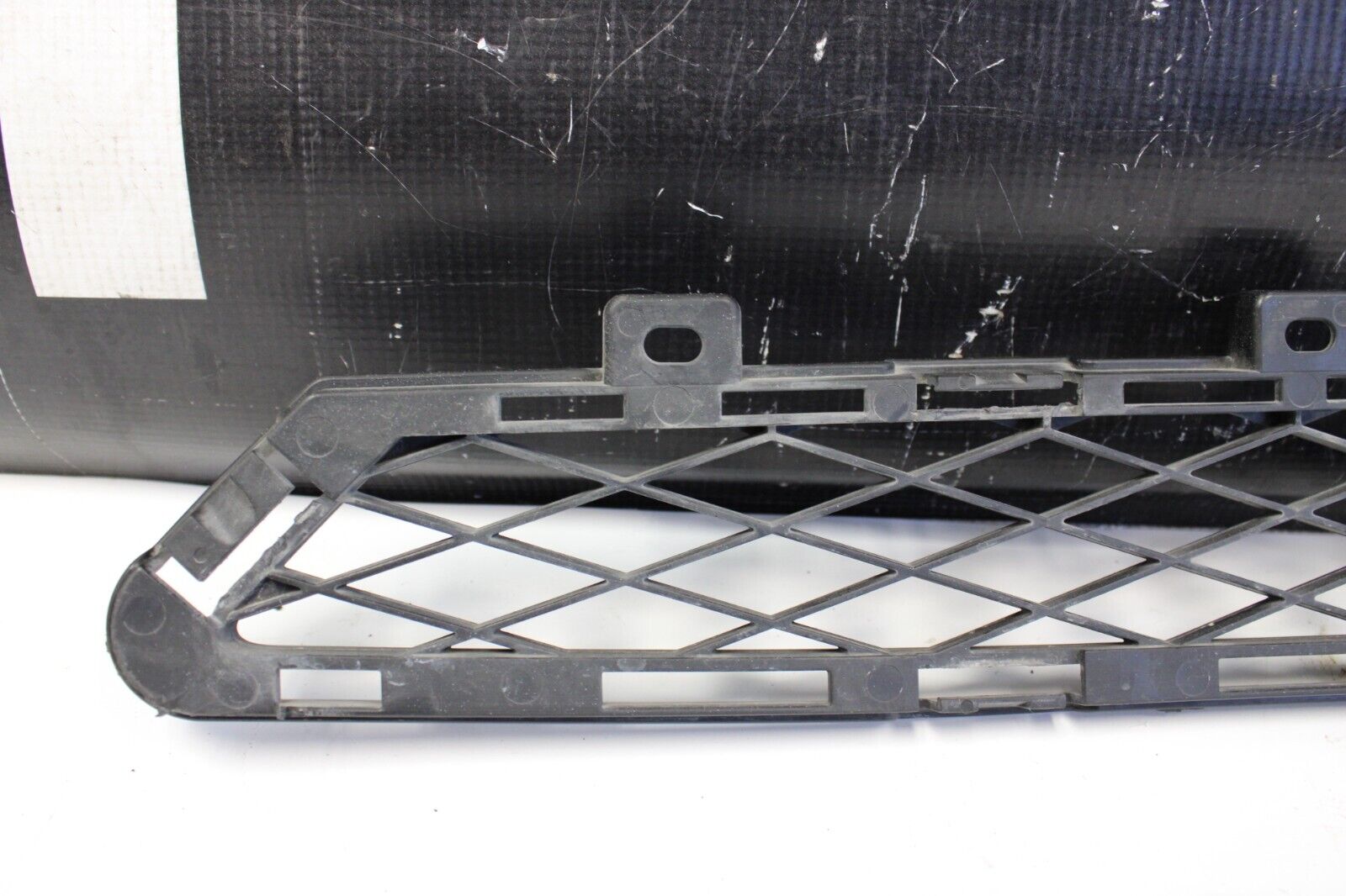2013 NISSAN GT-R R35 GTR VR38 3.8L OEM FRONT BUMPER GRILLE UPPER Grill