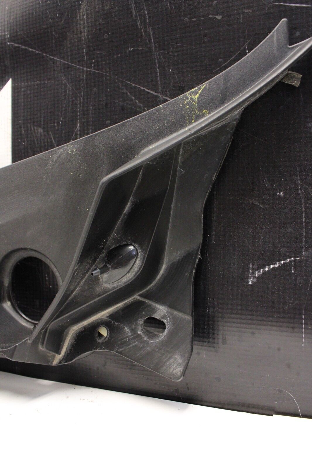2013 NISSAN GTR R35 RH +LH COWL VENT PANELS 66863JF30A