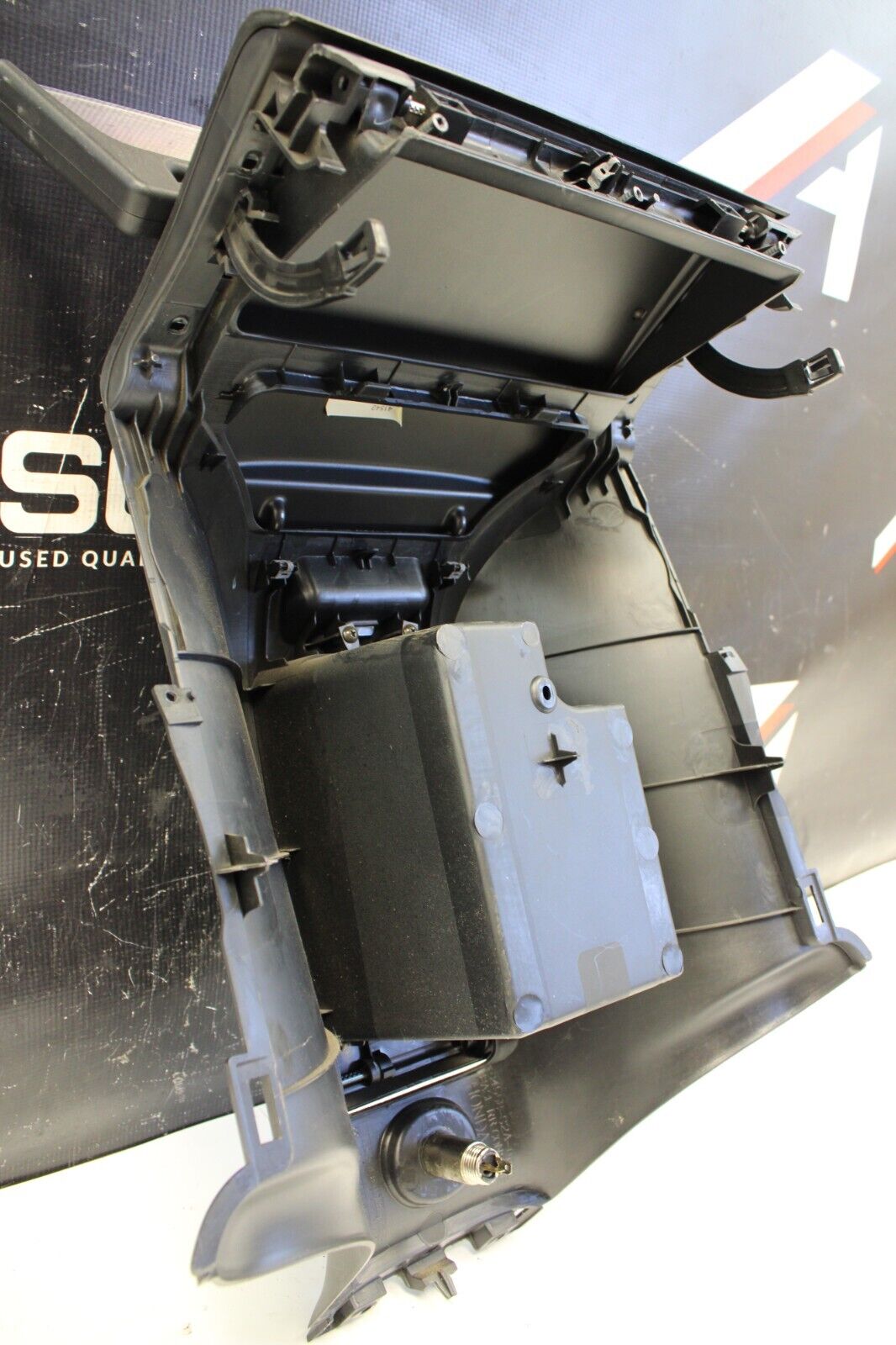 2000-2005 HONDA S2000 AP1 AP2 OEM BLACK CENTER CONSOLE GLOVE BOX W/ WIND SCREEN
