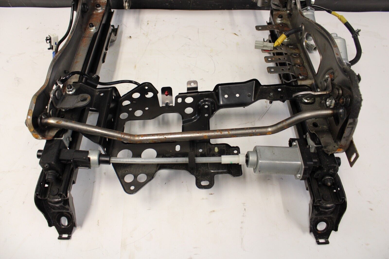 2013 Nissan GT-R R35 Front Left Driver Seat Bracket Base Bottom GTR Buckle