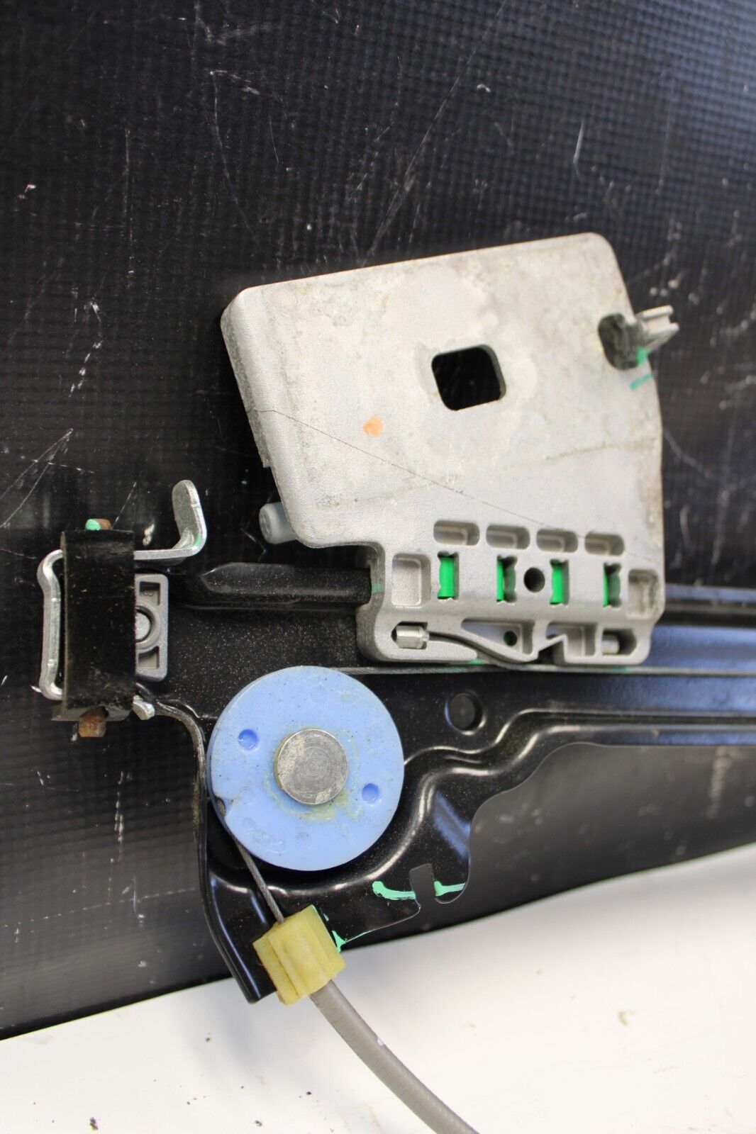 2009-2020 NISSAN GTR R35 WINDOW REGULATOR WITH MOTOR LEFT DRIVER SIDE