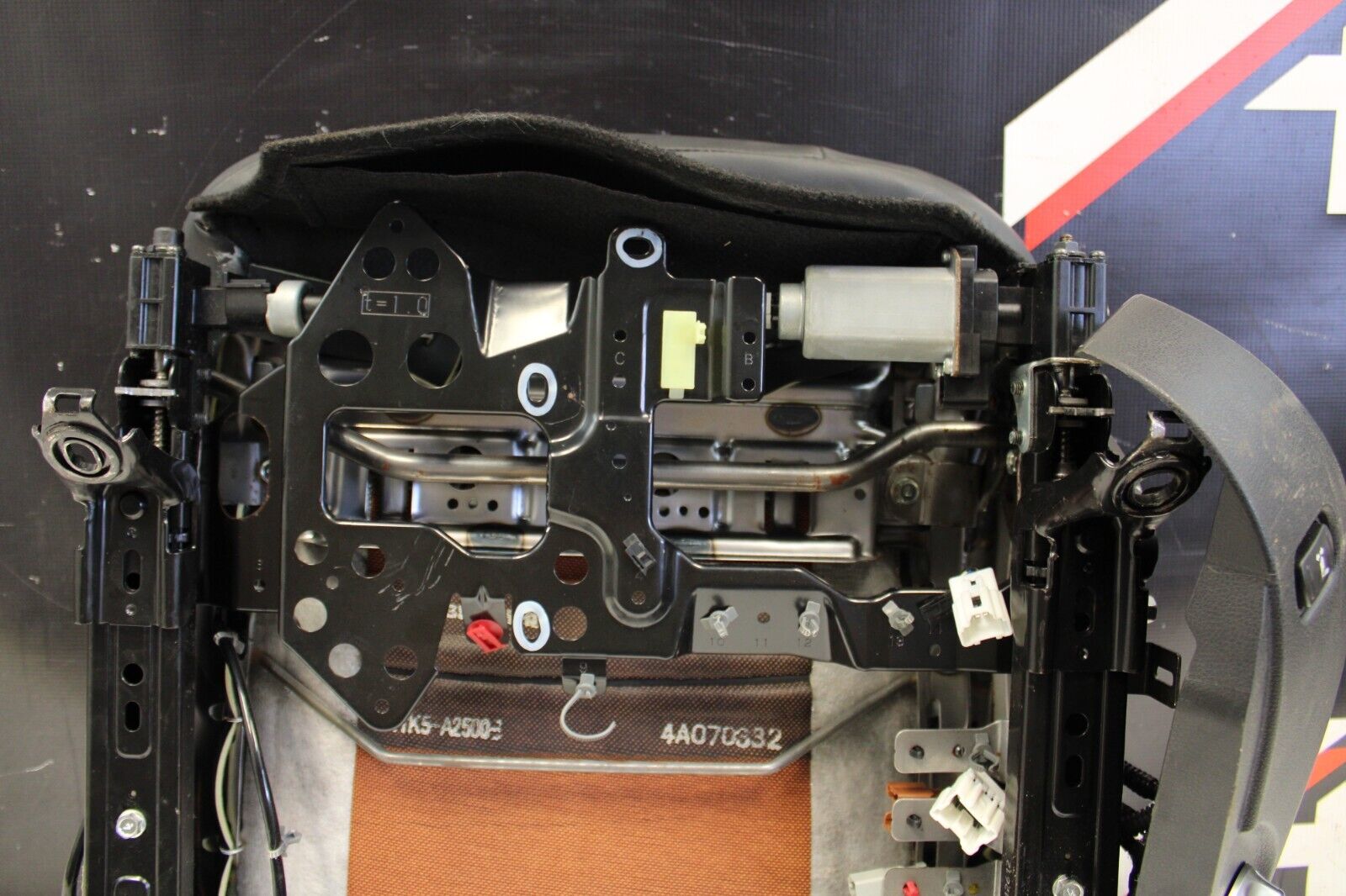 2009 Nissan GT-R R35 Front Left Driver Seat Bottom GTR R35 *DAMAGE*