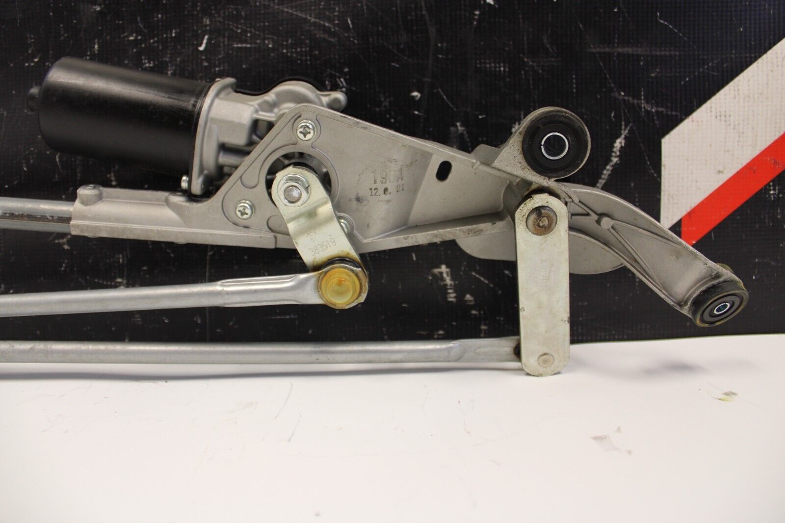 2013 NISSAN R35 GTR DBA WINDSHIELD WIPER MOTOR LINKAGE ASSEMBLY OEM GT-R