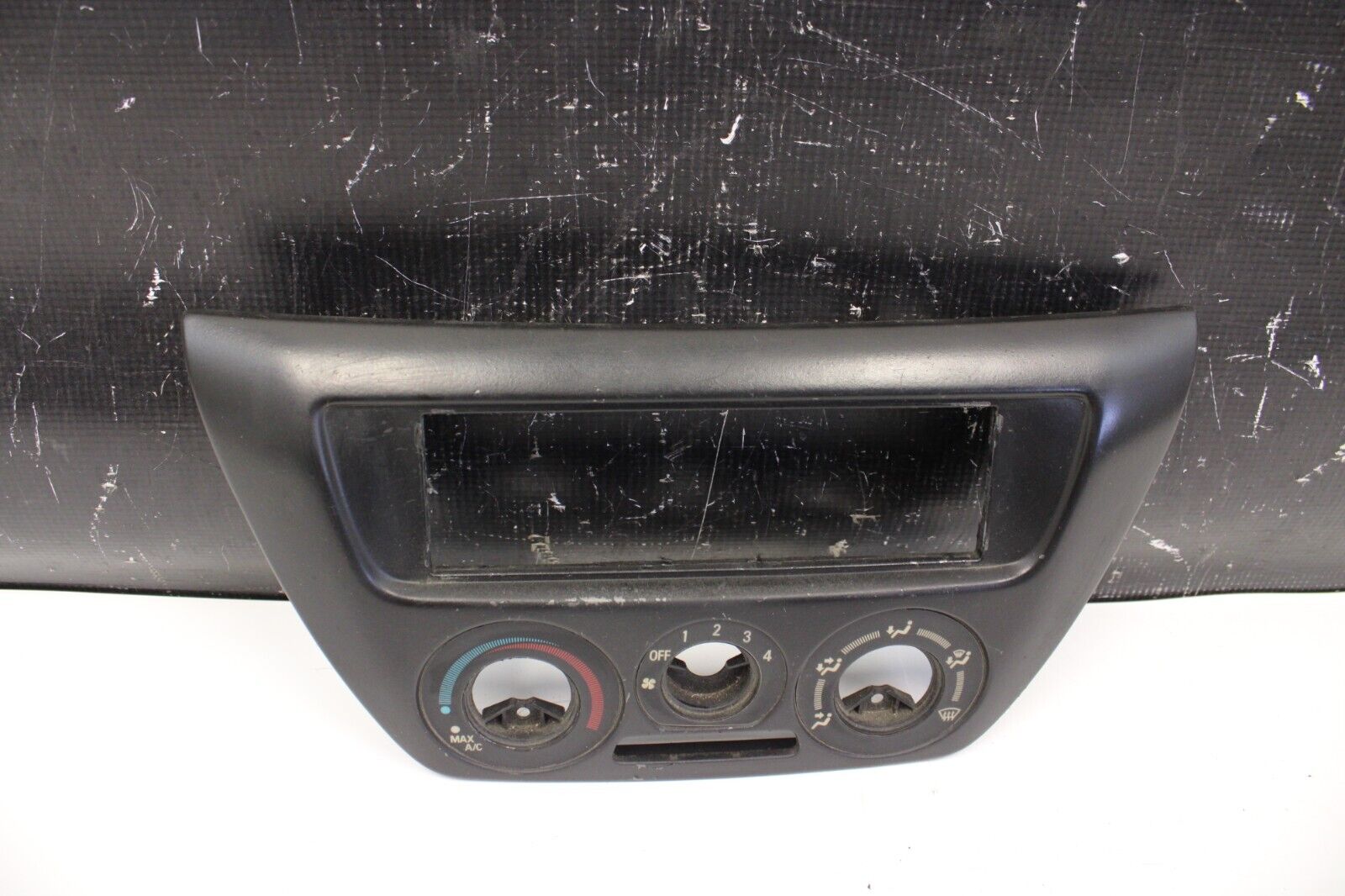 03-06 MITSUBISHI EVOLUTION EVO 8 9 RADIO A/C HEATER CLIMATE CONTROL BEZEL TRIM