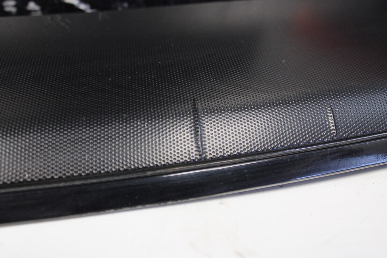 2013 NISSAN GT-R R35 GTR VR38 3.8L OEM FRONT BUMPER Molding Grill Upper