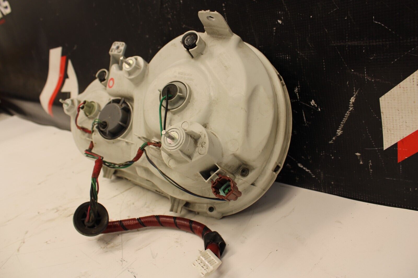 2014 NISSAN GT-R R35 GTR 3.8L VR38 OEM LH DRIVER REAR TAIL BRAKE LIGHT ASSY