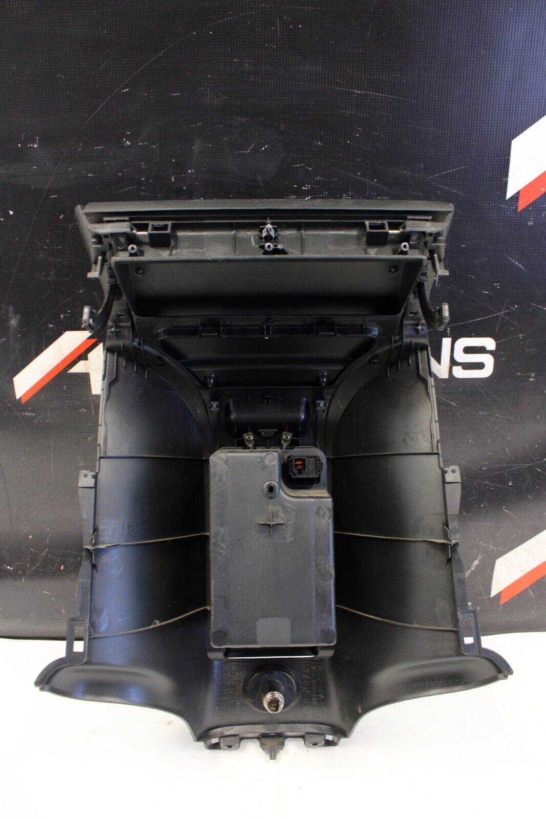 2000-2005 HONDA S2000 AP1 AP2 OEM BLACK CENTER CONSOLE GLOVE BOX W/ WIND SCREEN