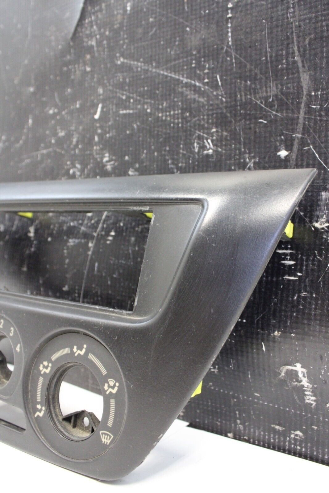 03-06 MITSUBISHI EVOLUTION EVO 8 9 RADIO A/C HEATER CLIMATE CONTROL BEZEL TRIM