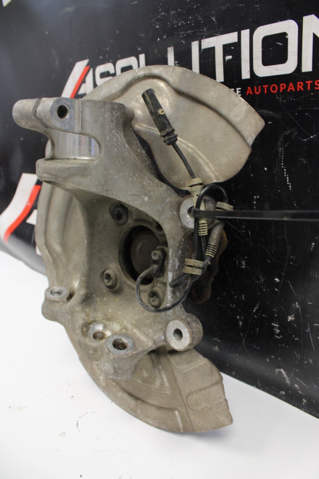 2015-2019 BMW M3 F80 PASSENGER RIGHT FRONT WHEEL SPINDLE KNUCKLE HUB BEARING OEM