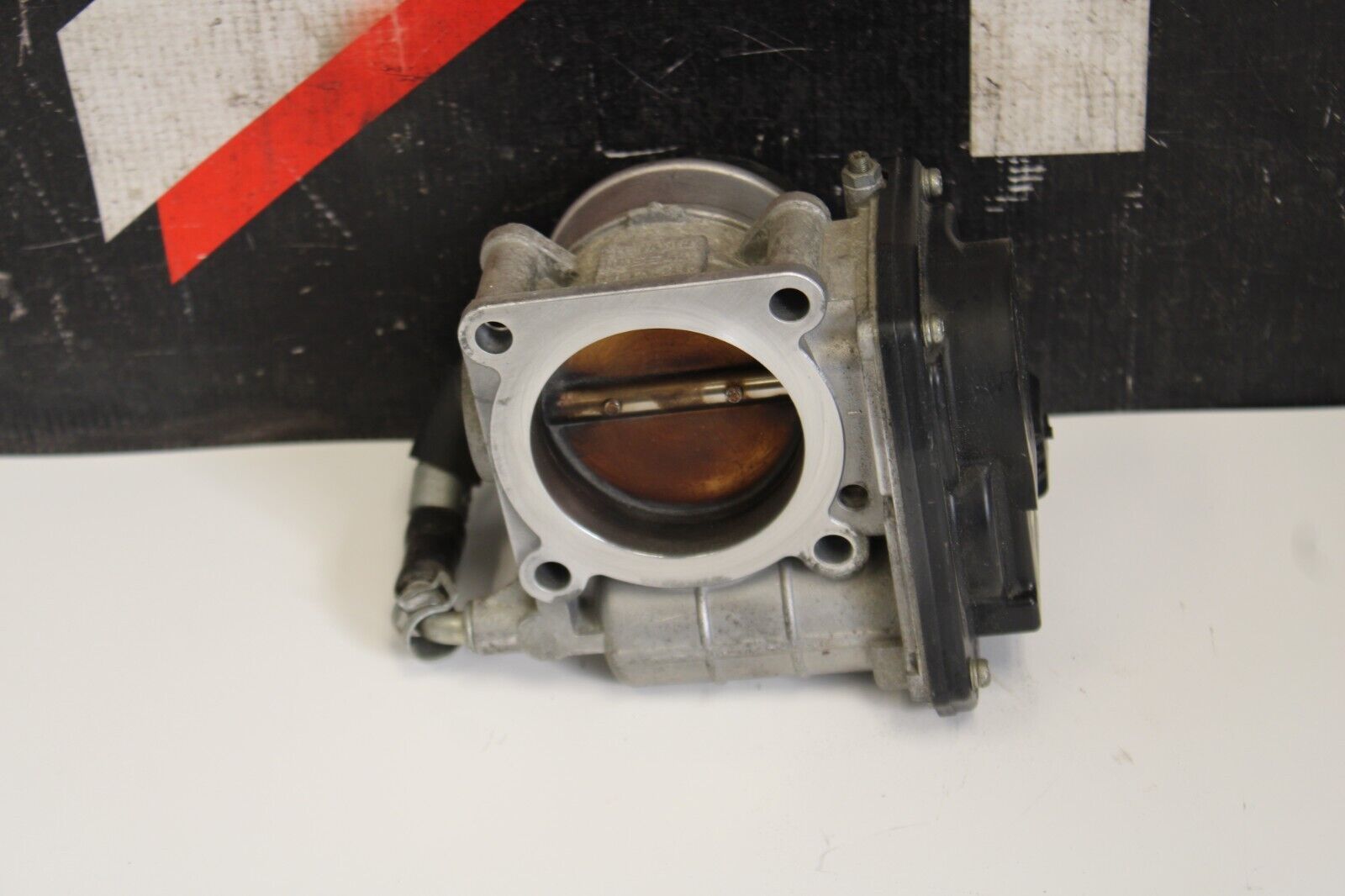 2007-08 Nissan 350z Driver Left Throttle Body OEM