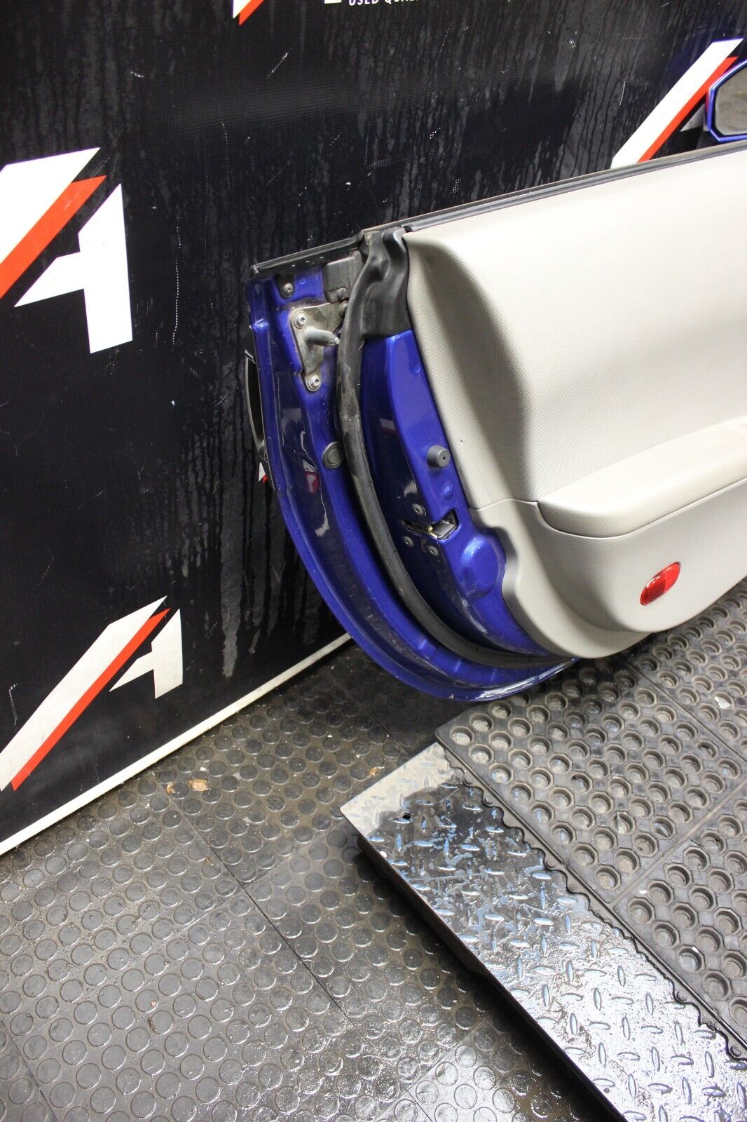 2003 - 2009 NISSAN 350Z CONVERTIBLE LEFT DRIVER SIDE DOOR OEM COMPLETE