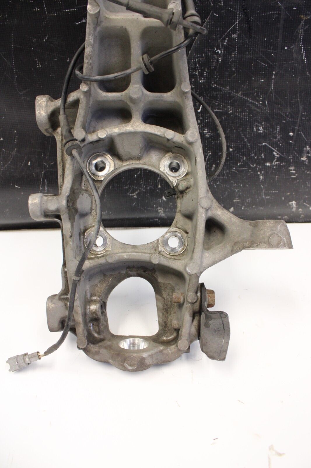 2013 Nissan GT-R GTR R35 Front RH PassKnuckle Spindle Arm Knee Assembly OEM
